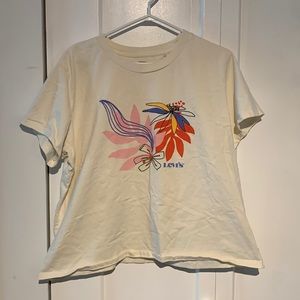 Levi’s t-shirt